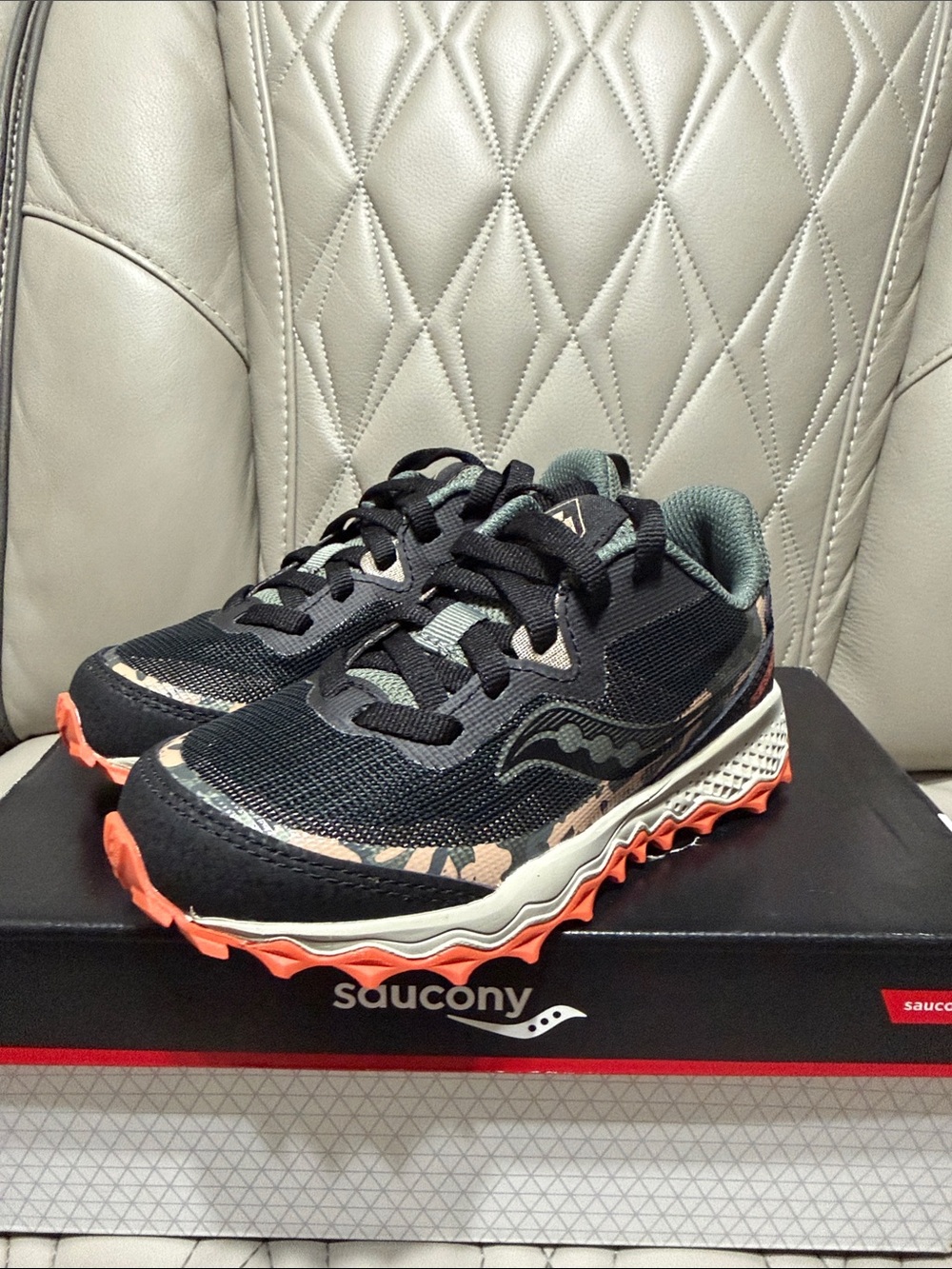 Saucony PEREGRINE11 Kids Black and Coral Trail Sneakers